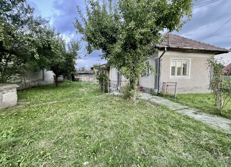 Casă în centrul Bonțida, la 200 m de Castelul Bánffy, teren 1.642 mp – fotografia 2 din 7