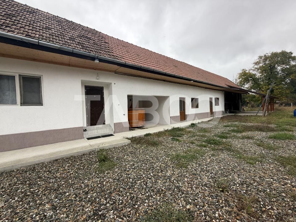 Casa cu potential de investite 8 camere 392 mpu teren 5724 m Gura Vaii – fotografia 3 din 16