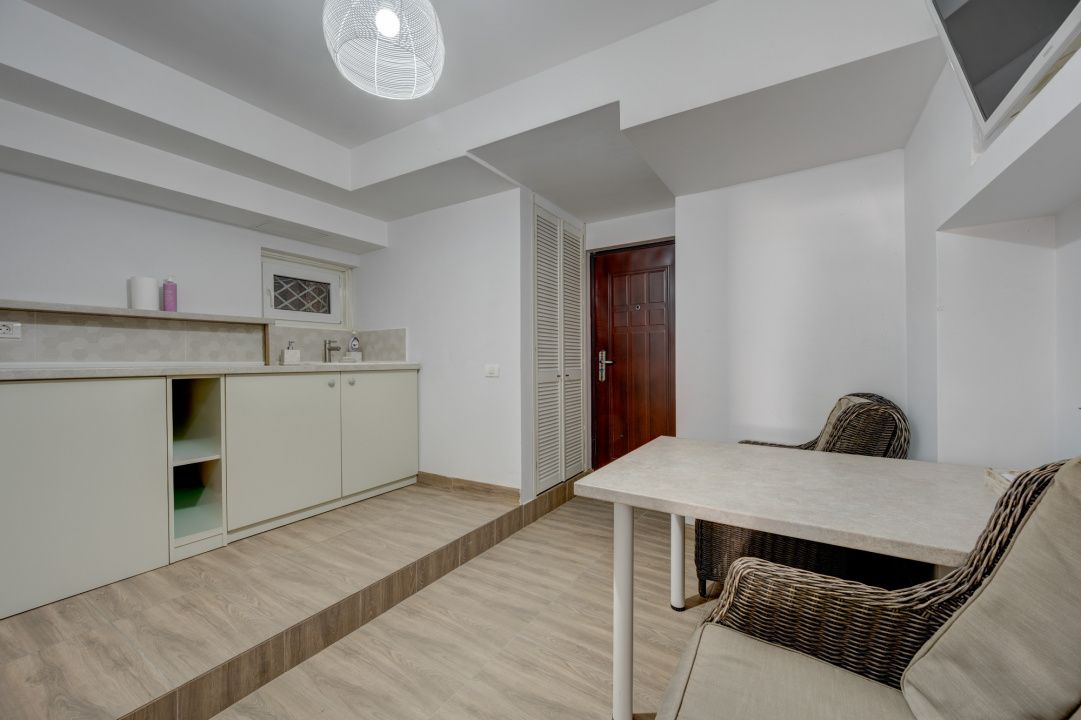 CAROL - EPISCOP CHESARIE, APARTAMENT 250 MP TOTAL, CURTE 250 MP! – fotografia 18 din 20