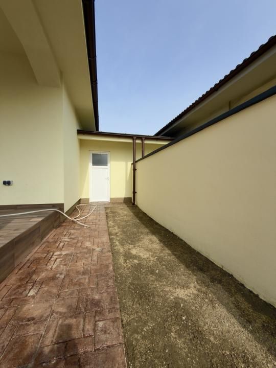Duplex despartit prin camera tehnica, 3 camere - Beregsau Mare – fotografia 18 din 21