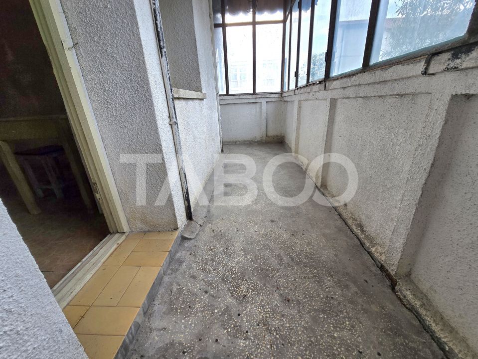 Apartament decomandat 4 camere 4 balcoane 2 bai etaj 1 Central Sibiu – fotografia 8 din 22