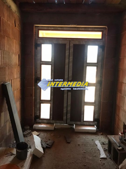 De vanzare Casa P+E+M cu 800 mp. teren,  semifinisata, in Paclisa, cu utilitati – fotografia 3 din 11