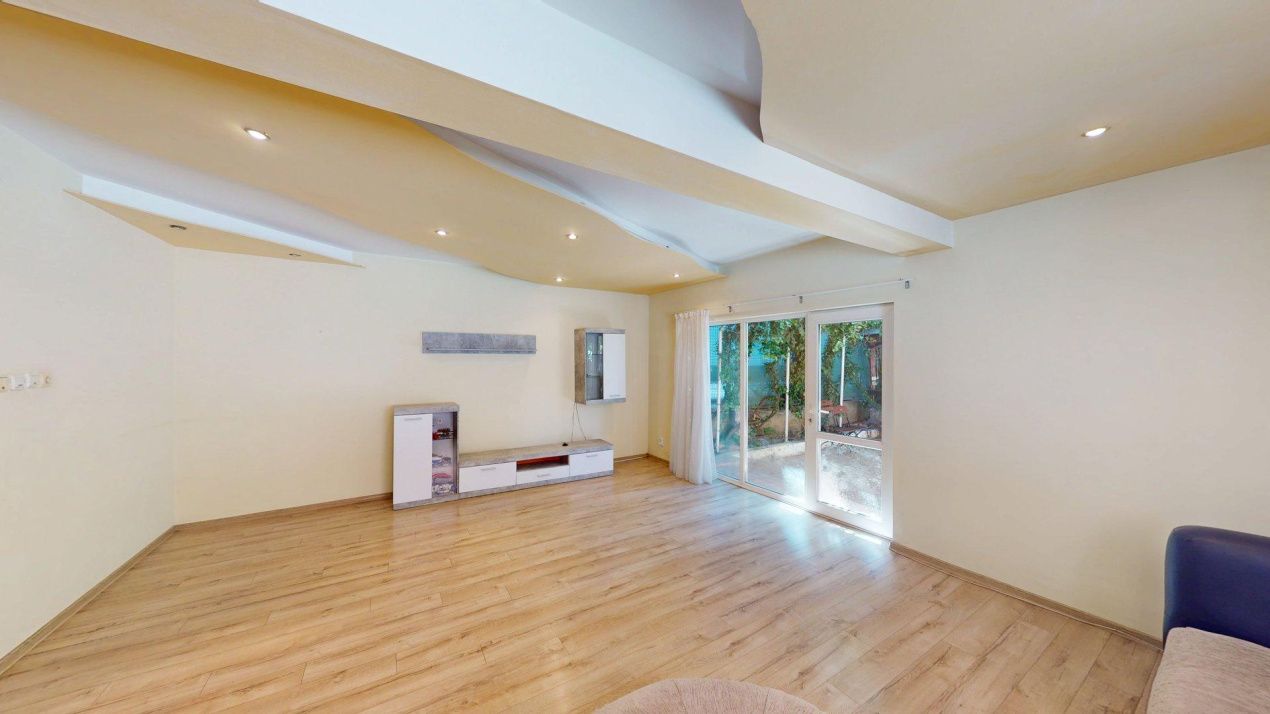Vila cu 7 camere de inchiriat+ gradina + piscina  Prelungirea  Ghencea – fotografia 7 din 33