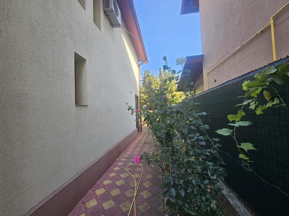 Casa familiei tale lângă Bulevardul Castanilor – fotografia 17 din 17