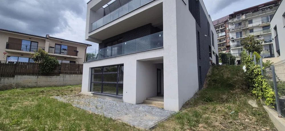 Apartament pe două niveluri cu grădină, 160 mp – Str. Edgar Quinet – fotografia 2 din 6