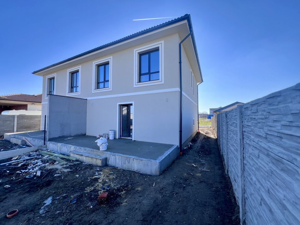 Duplex spatios, 5 camere, 102 mp utili, teren 285 mp - Ghiroda – fotografia 1 din 12