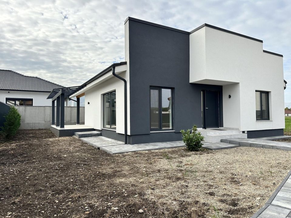 CASA NOUA I 90 MP I FINISATA LA CHEIE I ASFALT I TOATE UTILITATILE I – fotografia 2 din 21