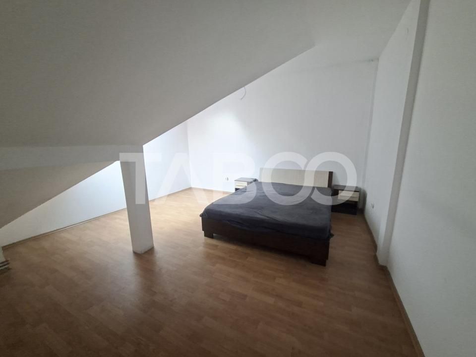 Apartament la mansarda de vanzare 3 camere Vasile Aaron – fotografia 4 din 11