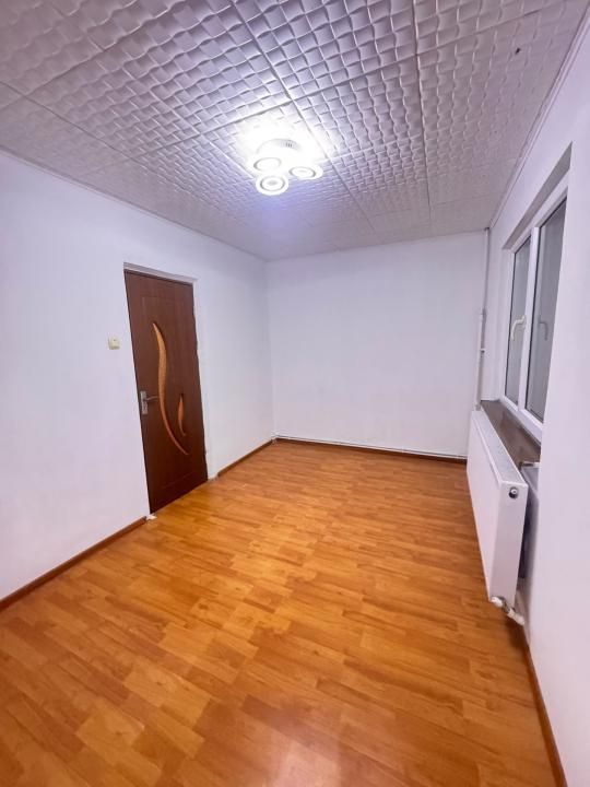 Apartament de vânzare cu 2 camere în zona Groapa – Școala 8 – fotografia 1 din 11