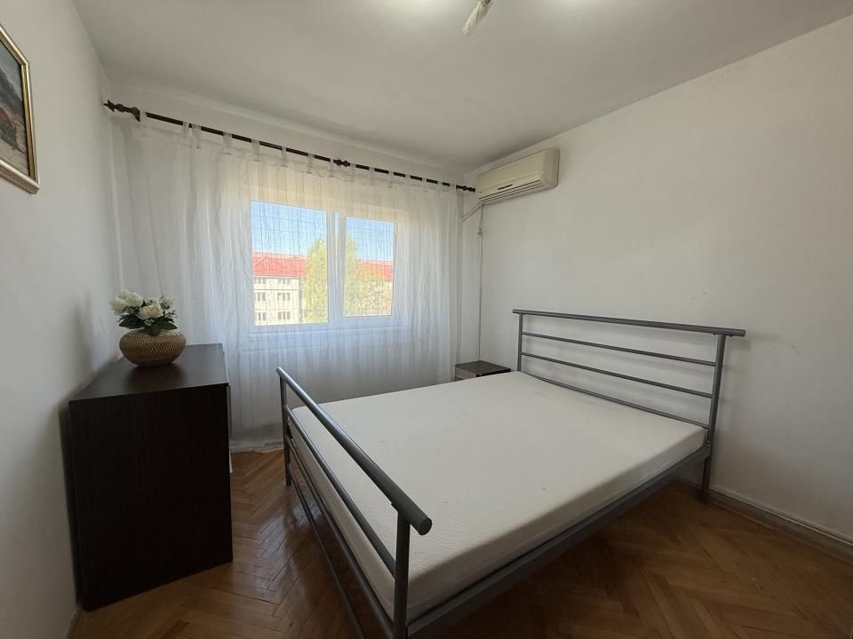Apartament spatios, 3 camere, decomandat - Lipovei – fotografia 3 din 8