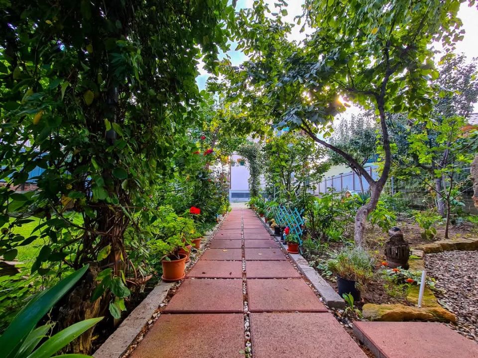 Casa unifamilială, 9 camere, 3 apartamente, 560mp teren – fotografia 5 din 13