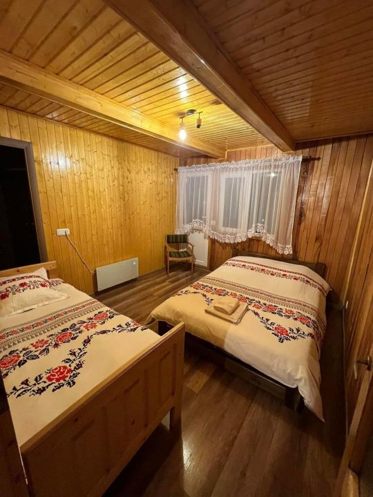 Cabana cu vedere la lac, 8 camere, 200 mp, 1800 mp teren, zona Colibita – fotografia 28 din 34