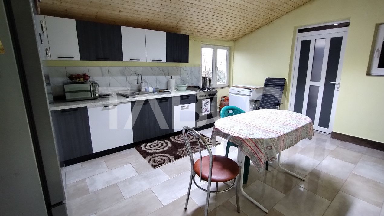 Afacere si locuinta cu teren de 1450 mp de vanzare in Rausor – fotografia 12 din 24