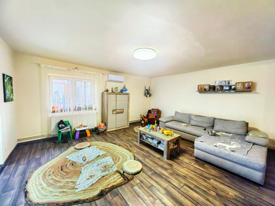 Casa Inedita , 300 mp utili, P+M,  5 bai, 6 dormitoare , 1975 mp teren,  Sacalaz – fotografia 69 din 91