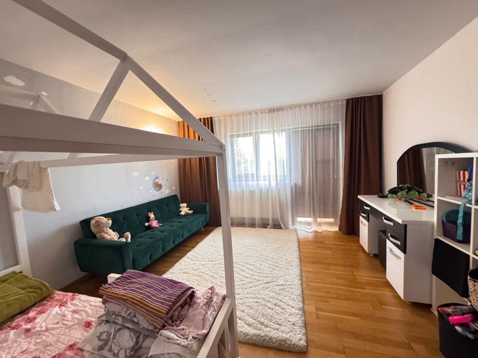 Vila premium de vanzare in Palas | Curte si parcare – fotografia 10 din 12