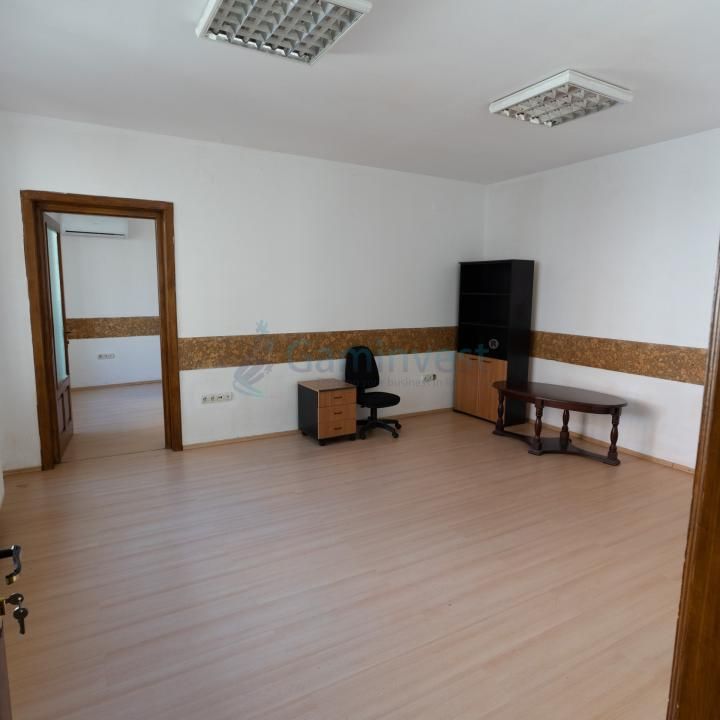 Cladire de inchiriat in Oradea, 382 mp cu 3 nivele, multifunctionala – fotografia 18 din 29