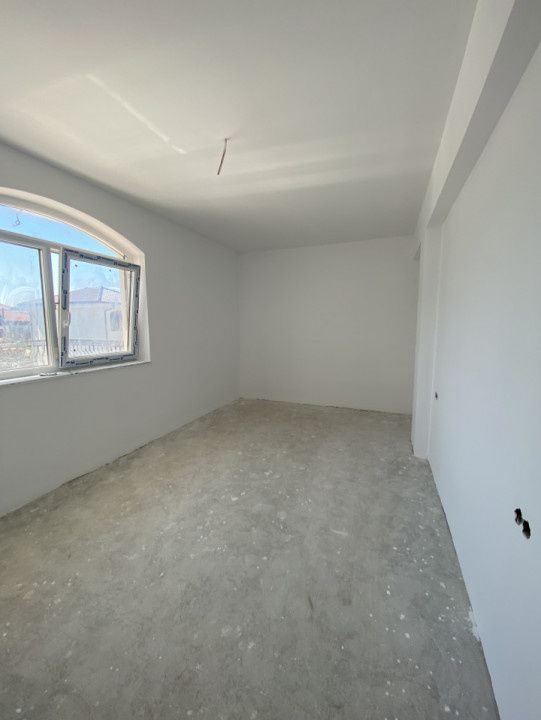 Case individuale noi, teren 380–400 mp, garaj și 3 băi | Dezmir – fotografia 6 din 10