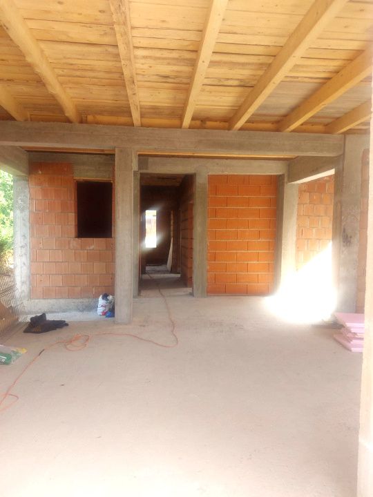 Casa noua cu 4 camere situata in zona Centru la asfalt cu toate utilitatile – fotografia 1 din 6