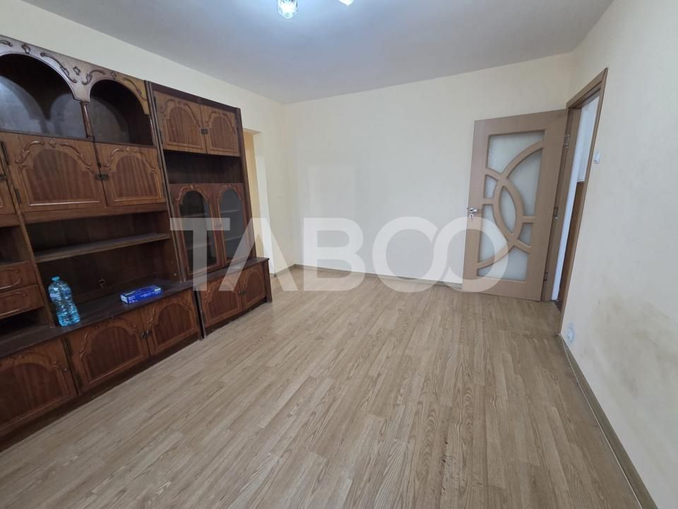 Apartament 2 camere semidecomandat de vanzare etaj 3 T. Vladimirescu – fotografia 7 din 8