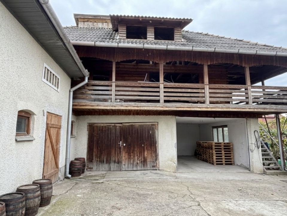 CASĂ DE VÂNZARE ÎN ȘARD, COMUNA IGHIU – TEREN 2.709 MP | 2 CASE | GARAJE | ANEXE – fotografia 11 din 23