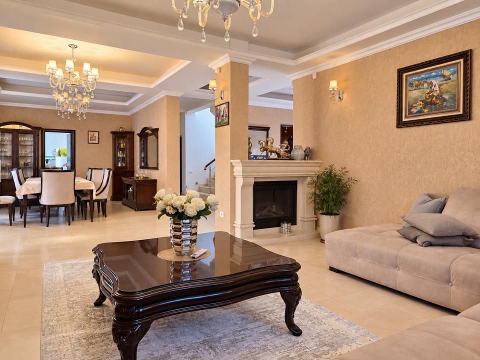 Proprietate exclusivistă cu piscină, garaj și teren de 900 mp – fotografia 5 din 24