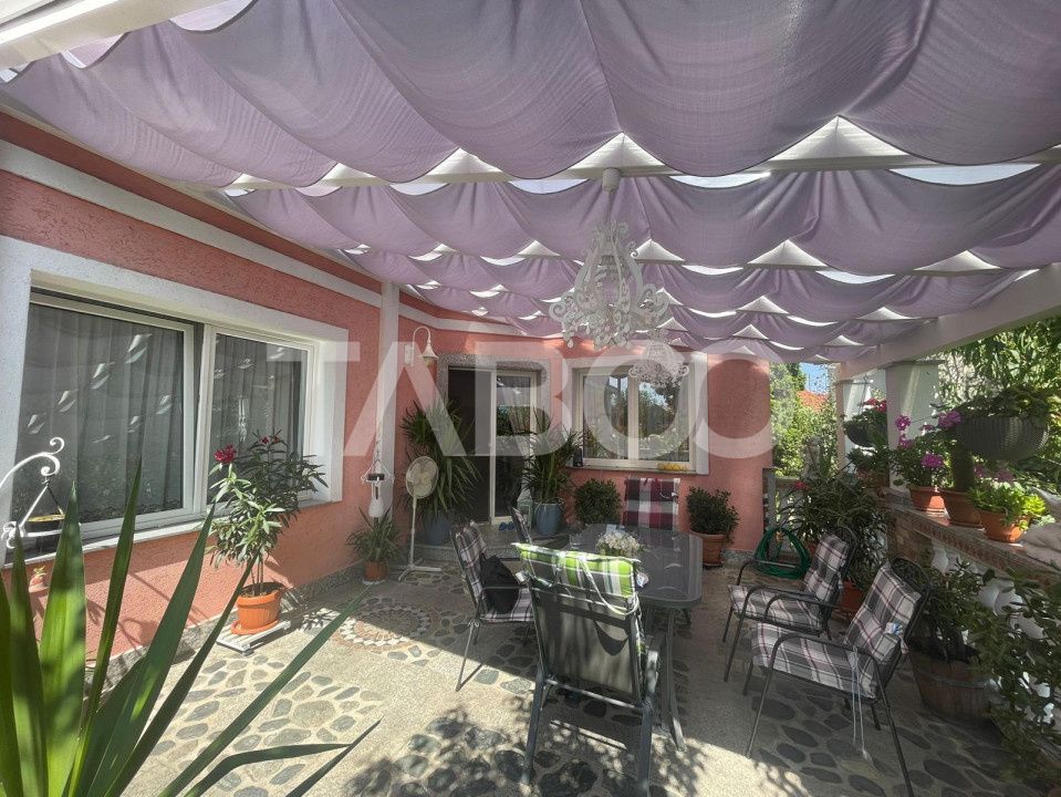 Casa deosebita  de vanzare 453 mp utili si curte 528 mp in Avrig – fotografia 19 din 32