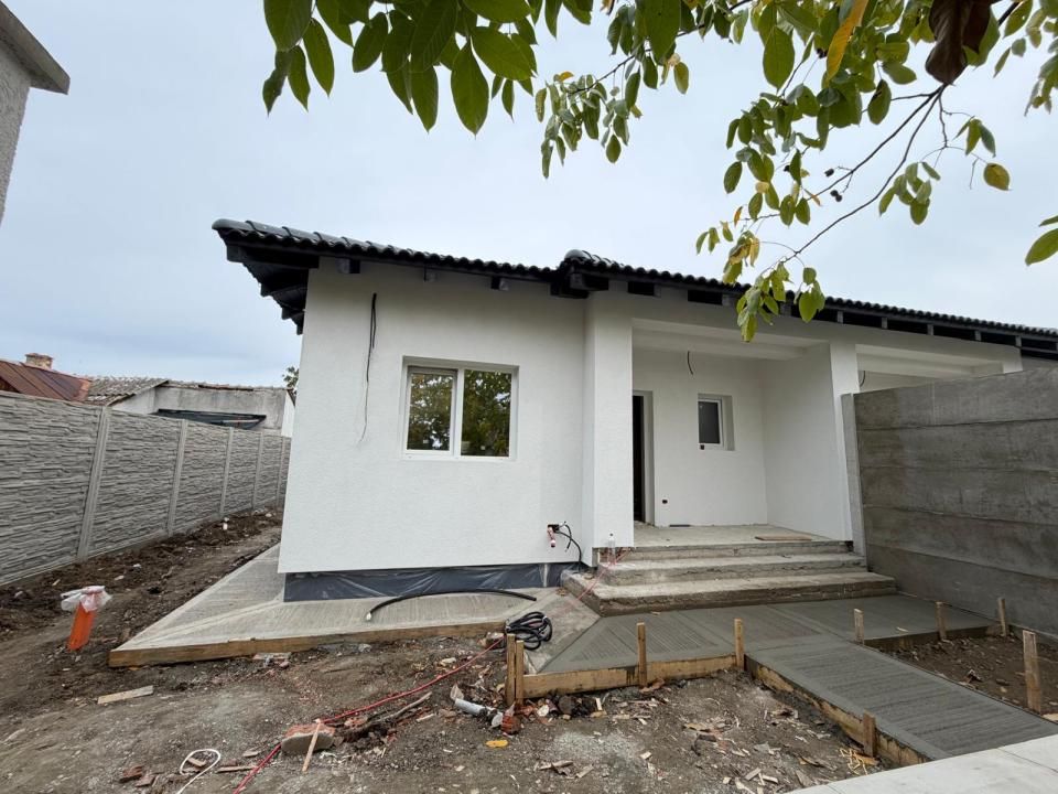 Duplex in Utvin | Parter | Toate utilitatile | Asfalt | Zona excelenta | – fotografia 1 din 9