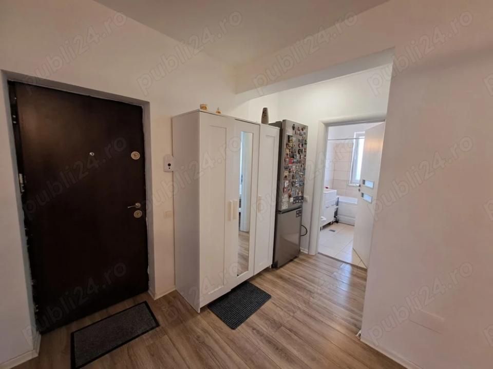 Roșu | 3 camere | Bloc Nou – fotografia 3 din 12