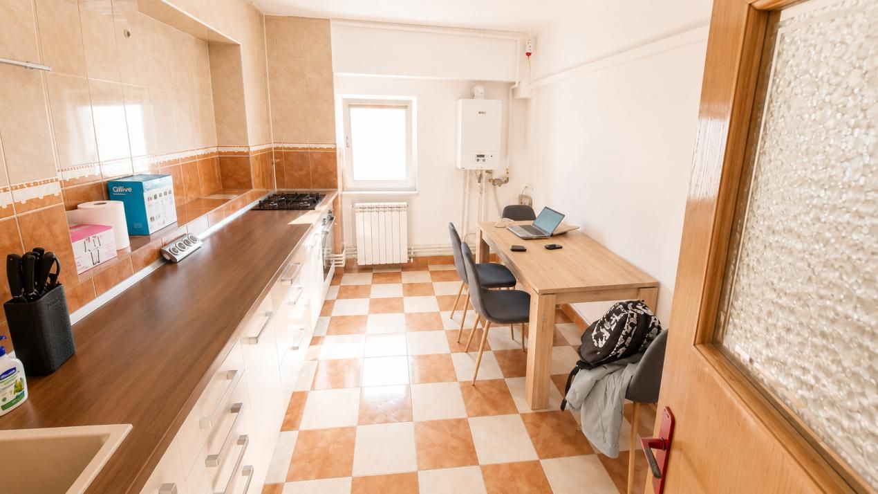 De închiriat – Apartament 3 camere decomandat | Zona Supernova – Brătianu – fotografia 1 din 15