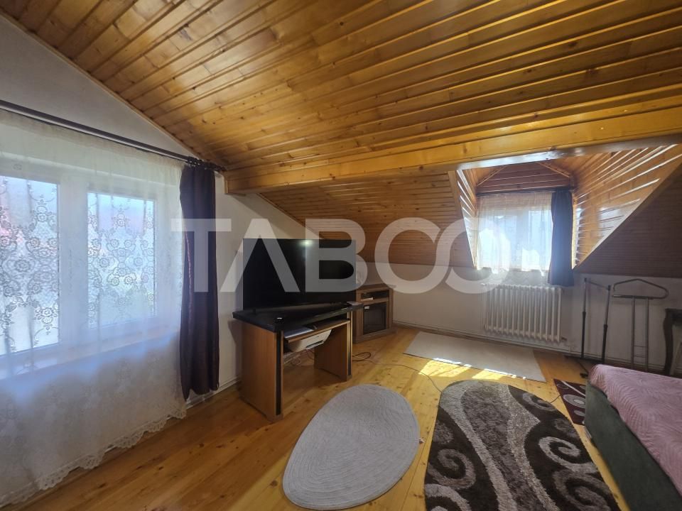 Apartament 2 camere de vanzare la casa 77mp curte pivnita Sub Arini – fotografia 4 din 20