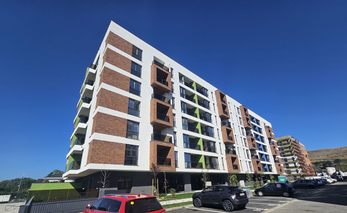 Apartament 3 camere cu potential rezidential si profesional,  Floresti – fotografia 1 din 13