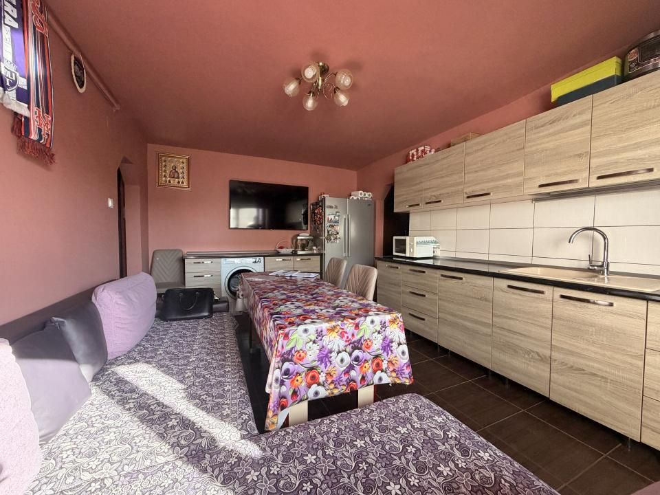 Apartament 4 camere, decomandat, 70 mp utili, boxa, etaj 3 - Soarelui – fotografia 4 din 14