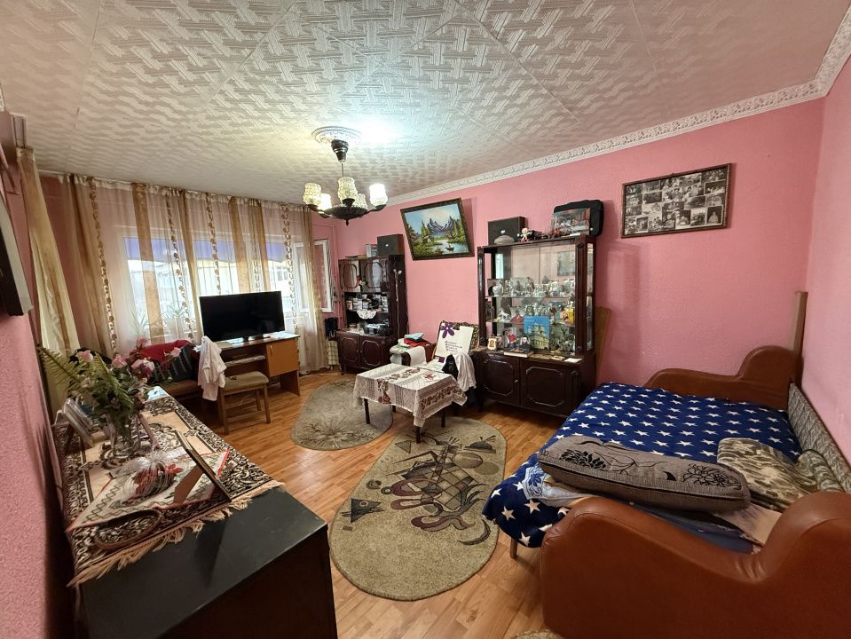 Apartament, 2 camere, 54 mp, decomandat, Rovine, Zona Cofetaria Damarin – fotografia 1 din 9
