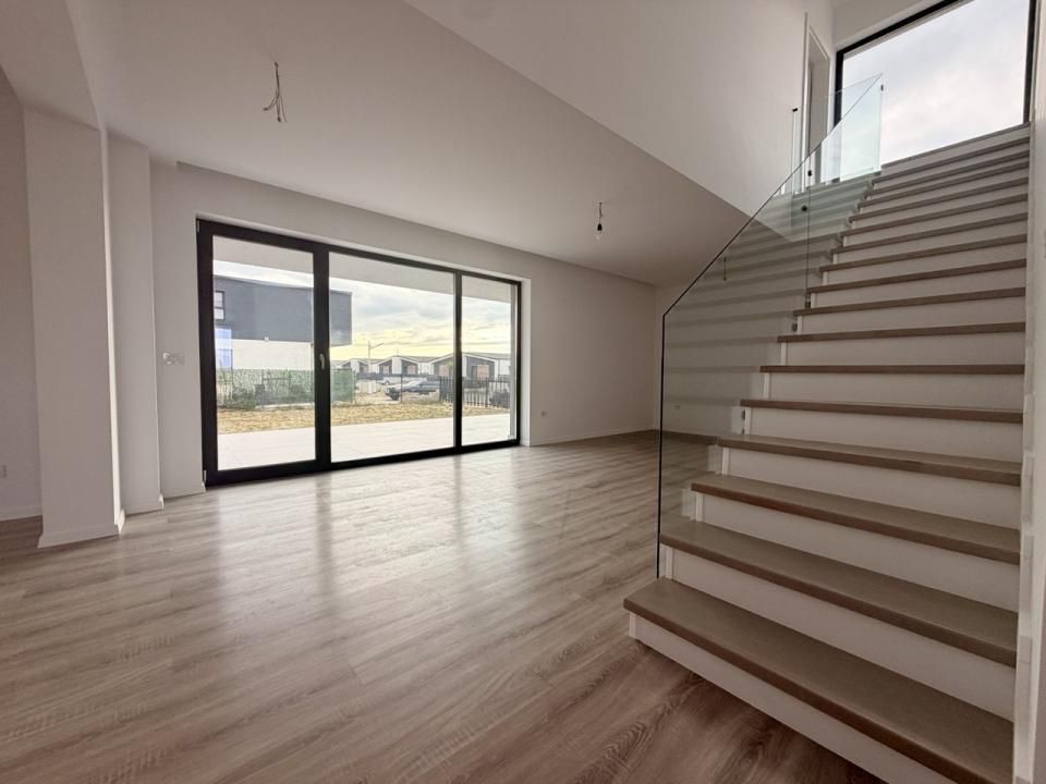 Casa individuala, design deosebit, 4 camere - Giarmata Mare – fotografia 3 din 17
