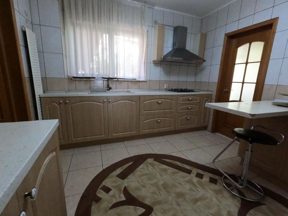Vilă Exclusivistă cu Terasă și Curte Generoasă în Găvana, Pitești – fotografia 18 din 30