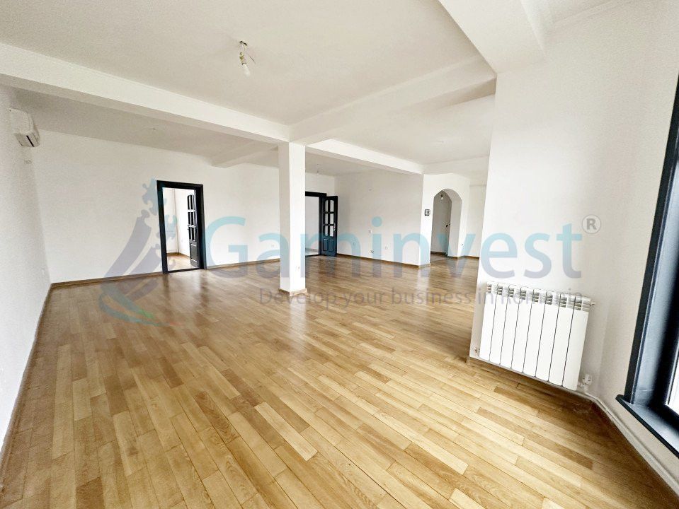 Clădire multifuncțională de închiriat,curte proprie și piscină, Iosia, Oradea – fotografia 1 din 13