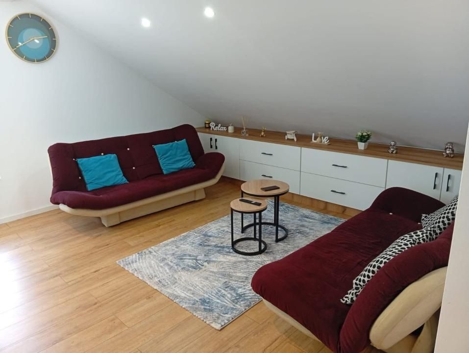 Apartament la mansarda 2 camere de 47 mp zona Floresti Florilor – fotografia 1 din 7