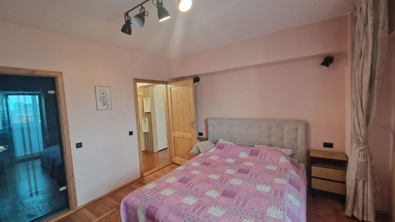 Apartament 3 camere, decomandat, 100mp, Calea Severinului zona Hotel Grim – fotografia 6 din 14