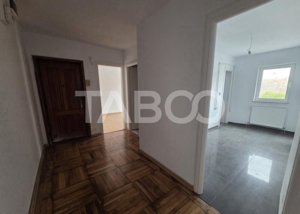 Apartament 70 mp semidecomandat 3 camere balcon 6 mp Bulevardul Unirii – fotografia 7 din 12