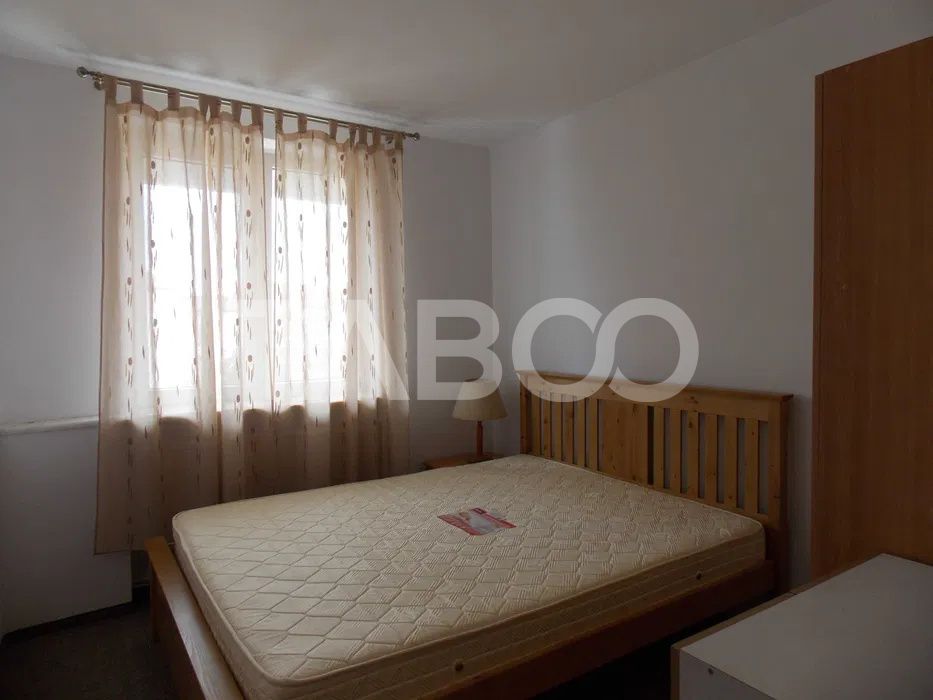 Apartament 2 camere cu balcon decomandat de inchiriat zona Strand – fotografia 1 din 4