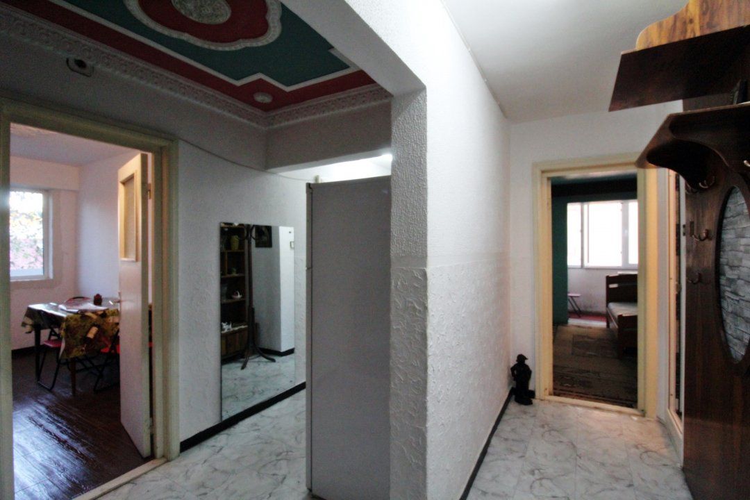 EFORIE NORD- apartament cu 4 camere la etajul 1, cu 2 gr sanitare, 2 balcoane – fotografia 9 din 11
