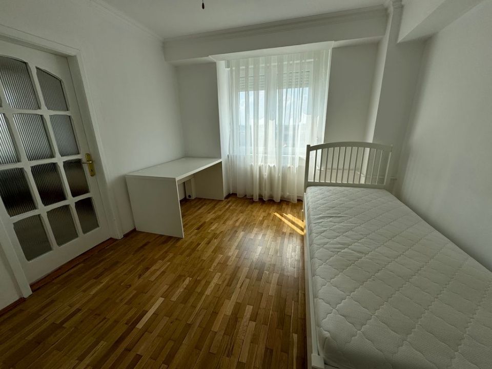 Apart. 4 camere, mobilat și utilat, central, Bloc Stea cu vedere spre Primărie – fotografia 13 din 32