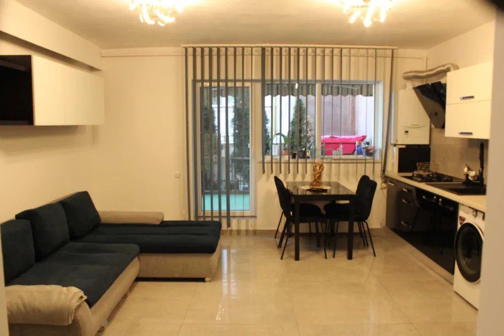 Apartament 3 camere zona VIVO Str.Razoare 68mp – fotografia 1 din 8