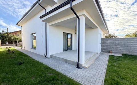 Duplex spatios, 3 camere, 100 mp utili, 330 mp teren - Sanandrei