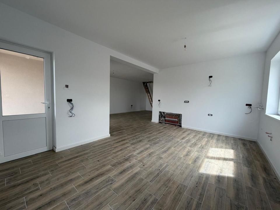 Duplex | 110 mp utili | Asfalt | Toate utilitatile | Finisaje premium – fotografia 5 din 15