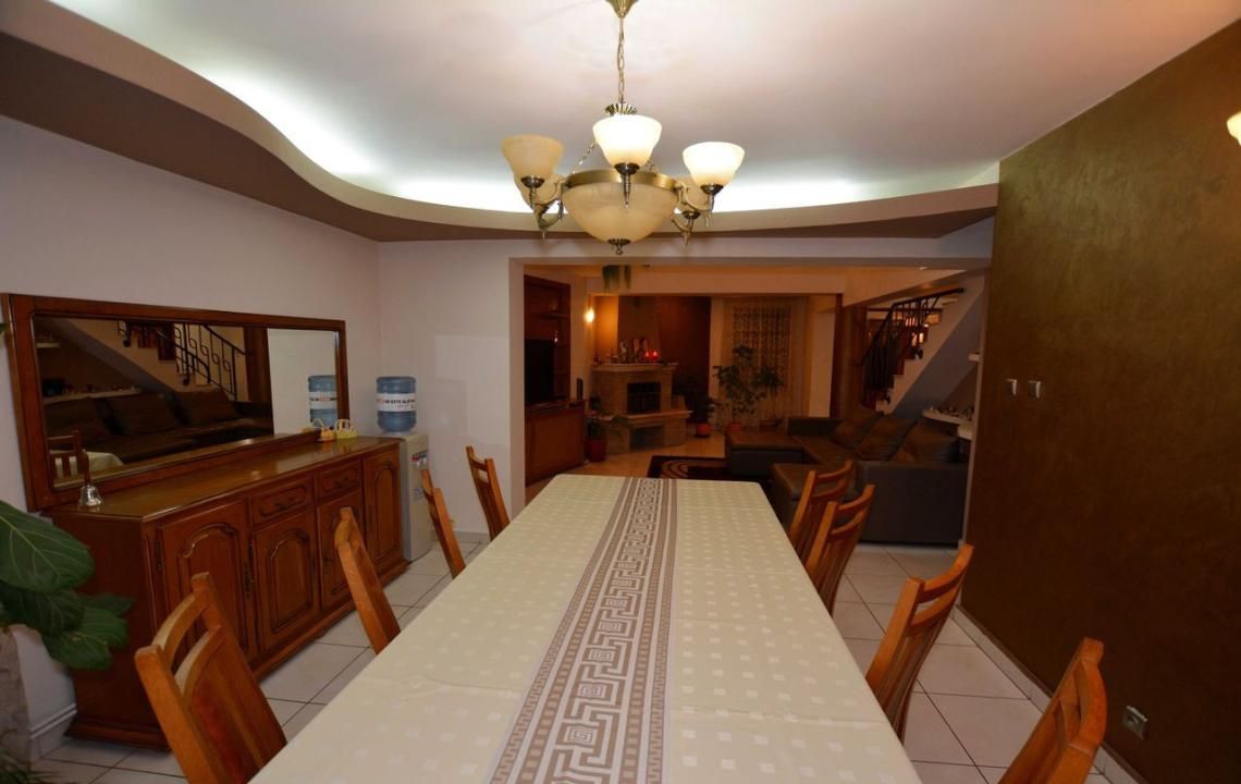 Vilă Exclusivistă cu Terasă și Curte Generoasă în Găvana, Pitești – fotografia 3 din 30