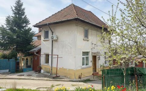 Apartament în vilă  – Strada Trivale, Pitești