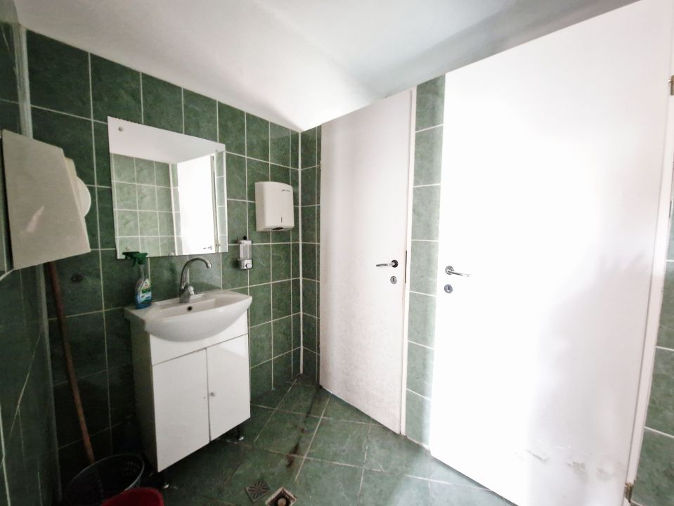 Casa pentru birouri, curte generoasa si 10 parcari zona Paris – fotografia 18 din 22
