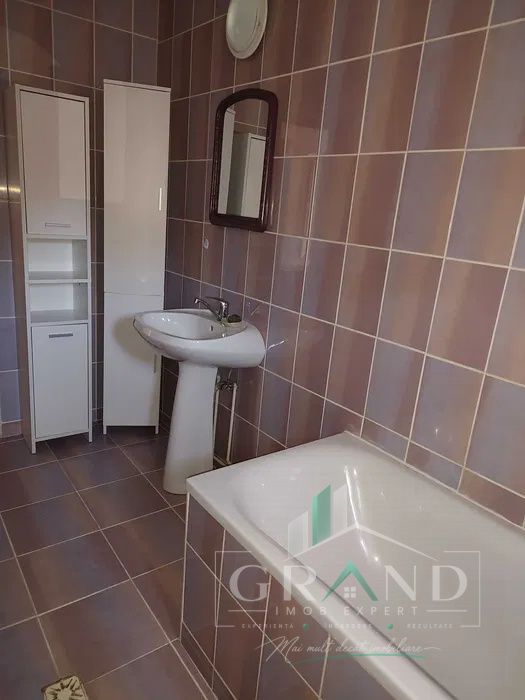 Casa individuală de închiriat | 3 camere | Curte | Terasă | Garaj | Gazon | Jucu – fotografia 10 din 11