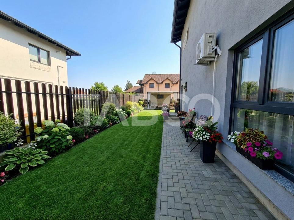 Casa de locuit + spatiu comercial de vanzare in Cisnadie – fotografia 3 din 23